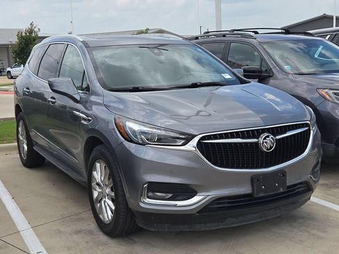 Used 2018 Buick Enclave Premium w/ Experience Buick Package FWD image 1