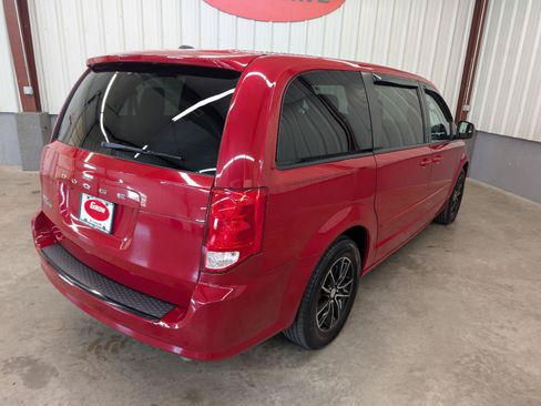 Used 2016 Dodge Grand Caravan SXT FWD image 10