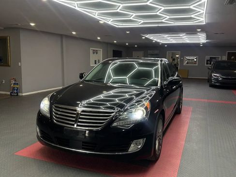 Used 2015 Hyundai Equus Signature RWD image 2