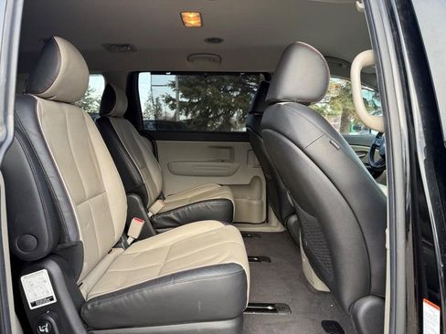 Used 2020 Kia Sedona EX image 11