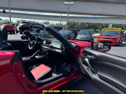 Used 2017 FIAT 124 Spider Abarth RWD image 31
