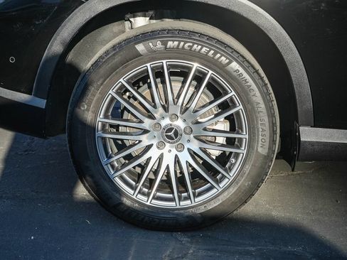 Used 2025 Mercedes-Benz GLC 300 image 11