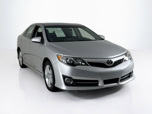 Used 2013 Toyota Camry image 7