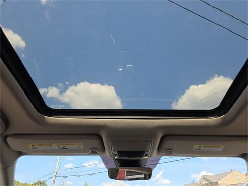 Used 2022 Acura MDX SH-AWD w/ Technology Package image 3