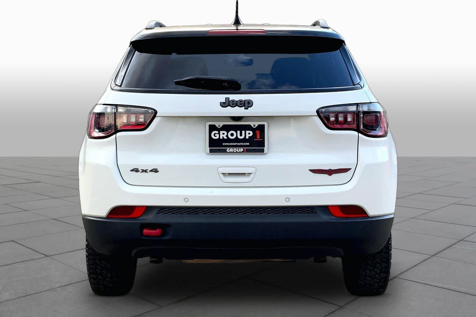Used 2025 Jeep Compass Trailhawk AWD/4WD image 5