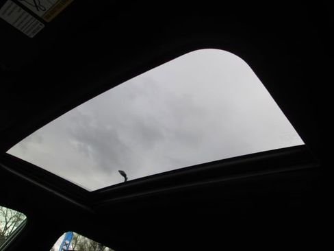 Used 2016 Toyota RAV4 SE image 17