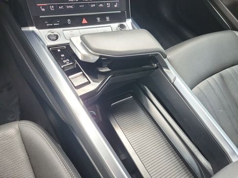 Used 2021 Audi e-tron Premium Plus w/ Premium Plus Package AWD/4WD image 21