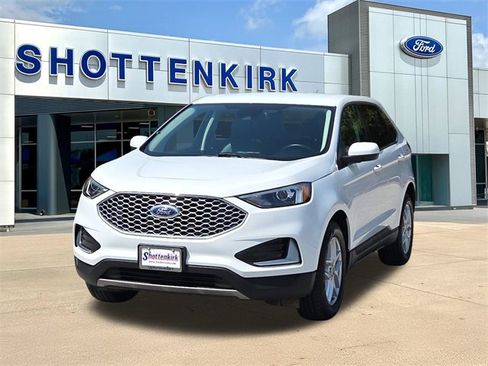 Certified 2024 Ford Edge SEL image 3