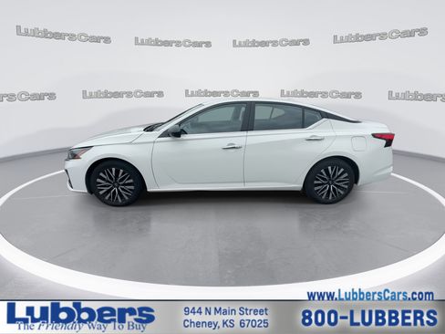Used 2025 Nissan Altima 2.5 SV FWD image 5