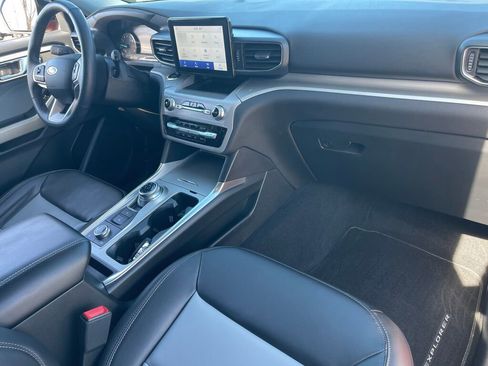 Used 2023 Ford Explorer XLT w/ Equipment Group 202A image 35