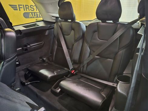 Used 2021 Volvo XC90 T8 Inscription w/ Protection Package Premier image 18