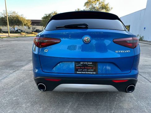 Used 2018 Alfa Romeo Stelvio Ti Sport image 4