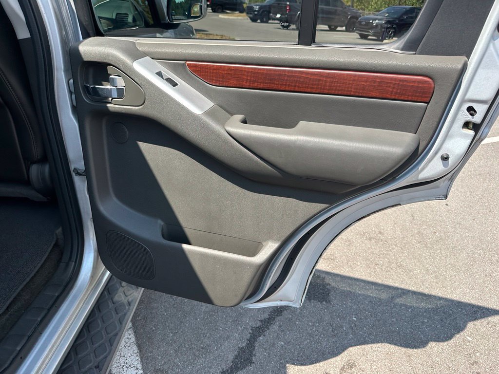 Used 2012 Nissan Pathfinder LE RWD image 22