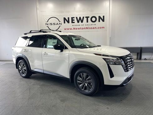 New 2026 Nissan Pathfinder SV FWD image 2