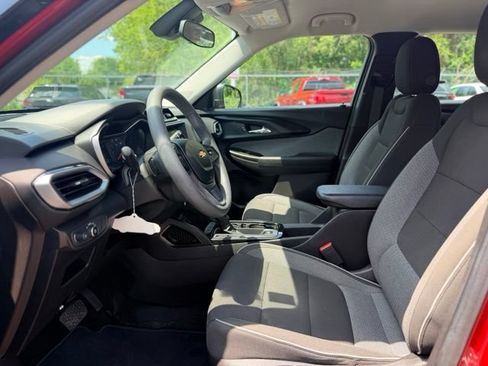 Used 2021 Chevrolet TrailBlazer LS FWD image 6