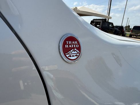 Used 2018 Jeep Renegade Trailhawk AWD/4WD image 7