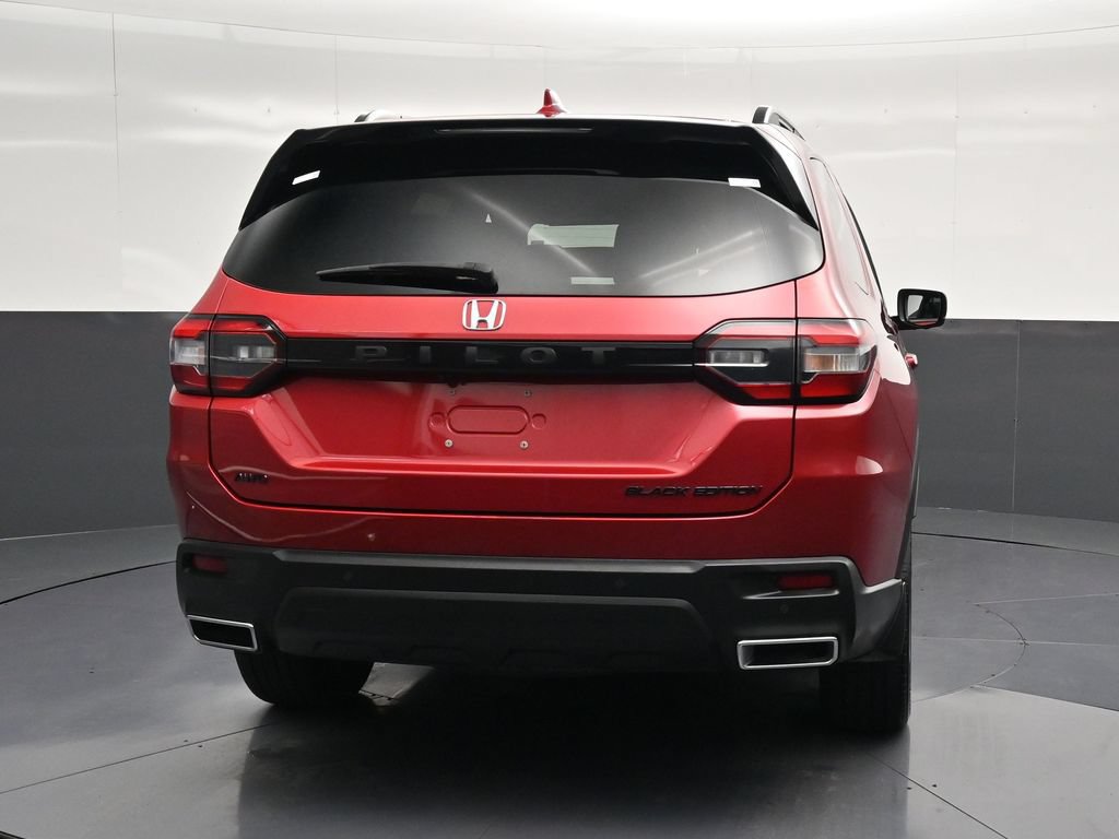 Used 2025 Honda Pilot Black Edition image 2