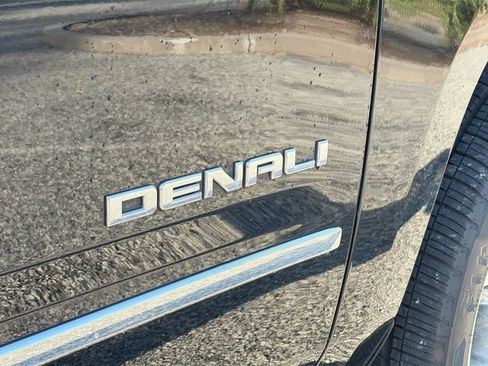 Used 2018 GMC Yukon Denali w/ Denali Ultimate Package AWD/4WD image 21