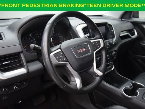 Used 2024 GMC Terrain SLT image 15