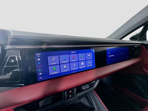 Certified 2025 Porsche Macan 4S Electric image 15