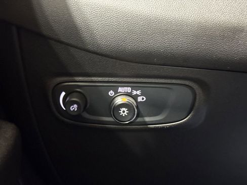 Used 2024 Chevrolet Equinox LT image 18