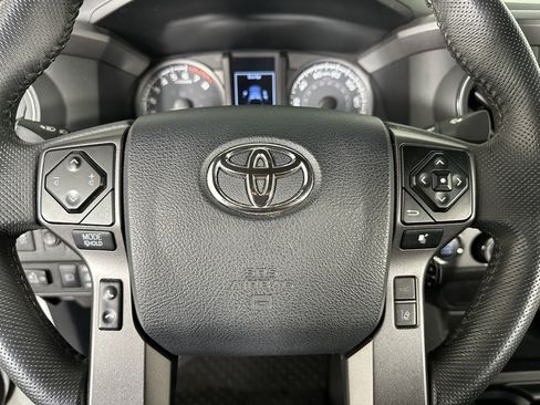 Used 2023 Toyota Tacoma TRD Off-Road image 5