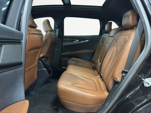 Used 2022 Lincoln Nautilus Reserve AWD/4WD image 25