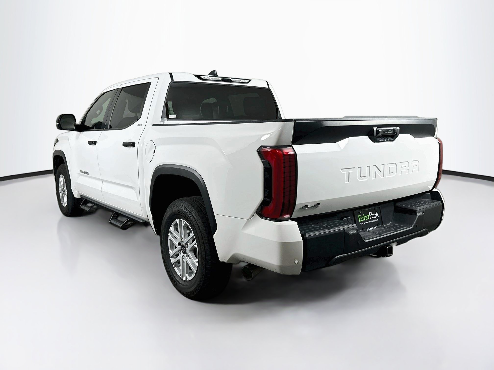 Used 2025 Toyota Tundra SR5 w/ SR5 Convenience Package AWD/4WD image 5