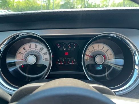 Used 2010 Ford Mustang GT RWD image 12