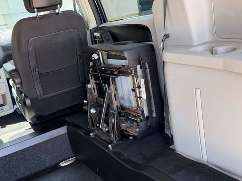 Used 2018 Dodge Grand Caravan SE w/ Power Convenience Group I FWD image 24