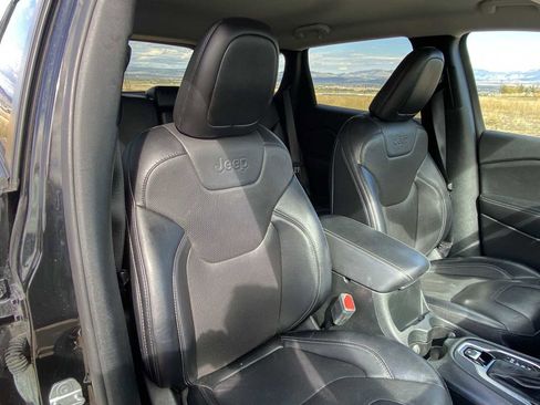 Certified 2023 Jeep Cherokee Altitude Lux image 17