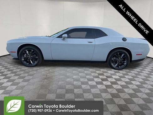 Used 2022 Dodge Challenger SXT w/ Driver Convenience Group AWD/4WD image 4
