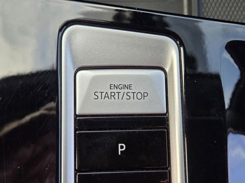 Used 2024 Volkswagen Atlas Cross Sport SEL R-Line image 27