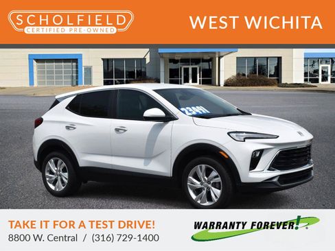 Used 2024 Buick Encore GX Preferred FWD image 1