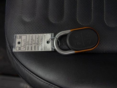 Used 2022 Rivian R1T Adventure image 15