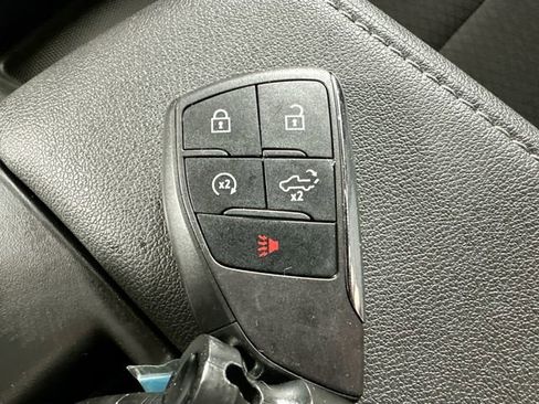 Used 2023 Chevrolet Silverado 1500 LT AWD/4WD image 28