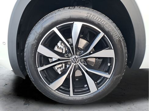 New 2026 Volkswagen Atlas Cross Sport SEL Premium R-Line AWD/4WD image 28