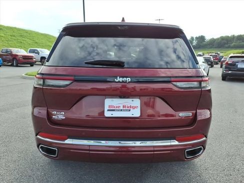 Used 2022 Jeep Grand Cherokee Overland w/ Luxury Tech Group IV AWD/4WD image 7
