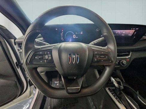 Used 2025 Buick Envista Sport Touring FWD image 18