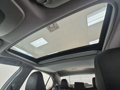 Used 2018 Toyota Camry SE w/ Moonroof Package FWD image 21