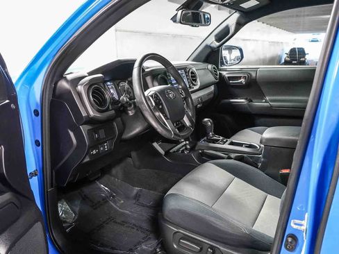 Certified 2020 Toyota Tacoma TRD Off-Road w/ Technology Package AWD/4WD image 18