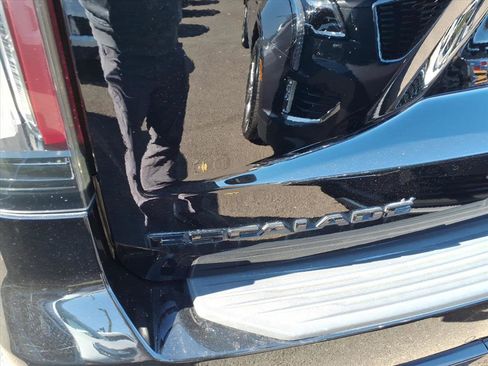 Certified 2024 Cadillac Escalade Sport w/ LPO, ONYX Package image 9