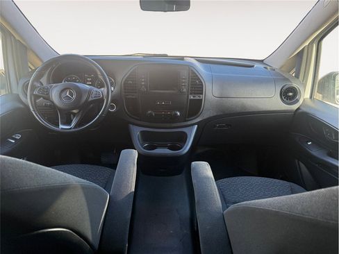 Used 2023 Mercedes-Benz Metris image 11