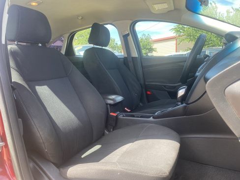 Used 2017 Ford Focus SE FWD image 13