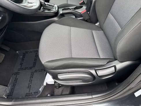 Used 2025 Kia Soul LX w/ LX Technology Package FWD image 15