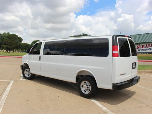 Used 2025 Chevrolet Express 3500 LS RWD image 3