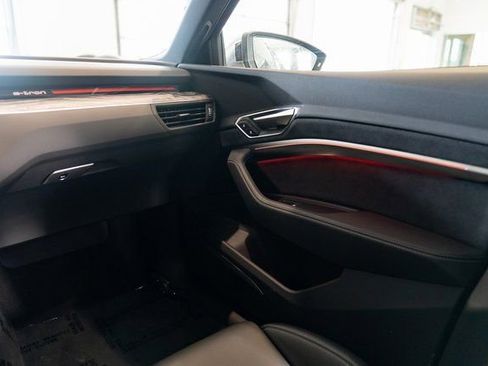 Used 2022 Audi e-tron S Prestige AWD/4WD image 21