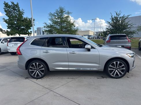 Used 2023 Volvo XC60 B5 Ultimate w/ Protection Package Premier image 4