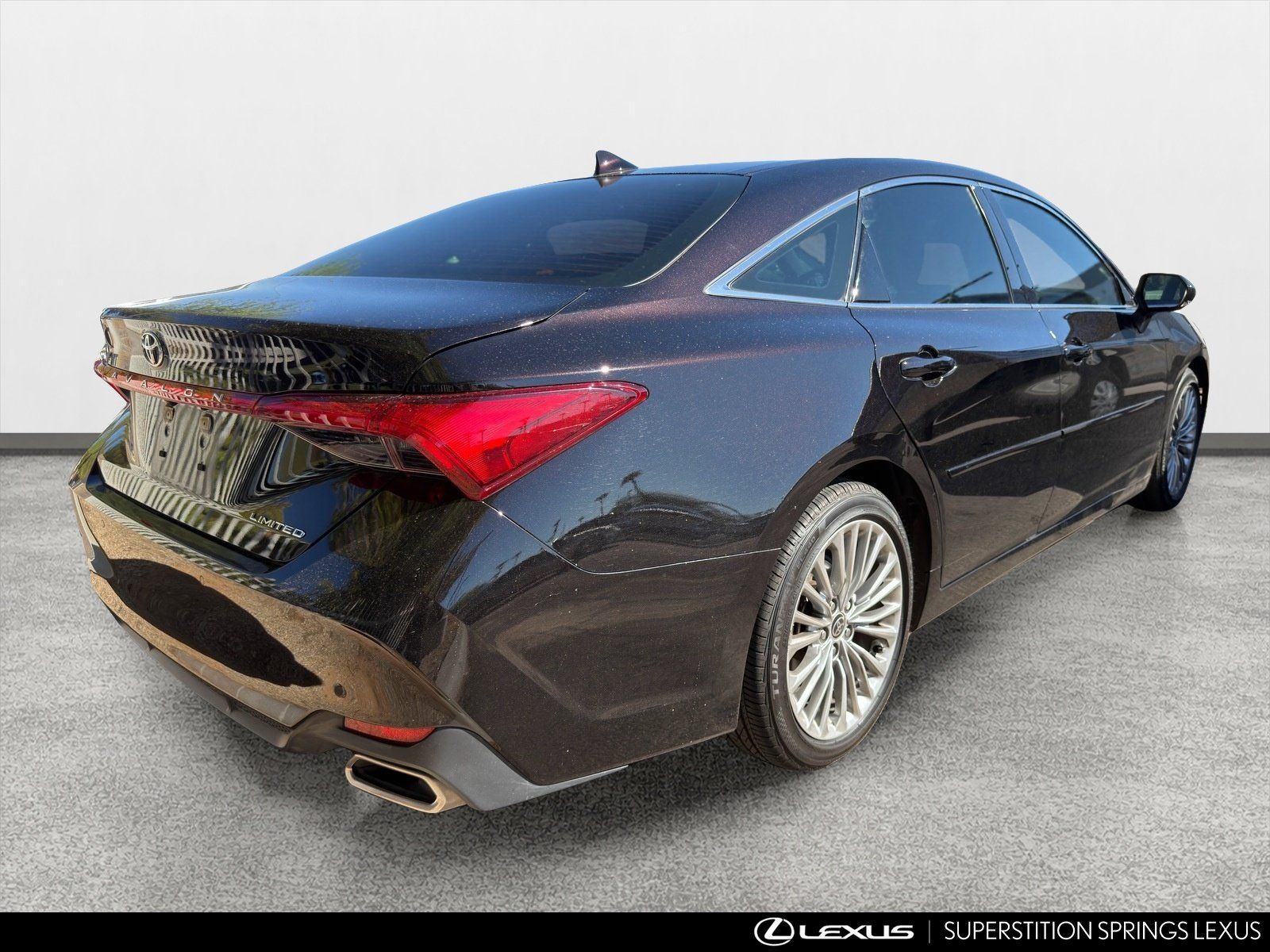 Used 2021 Toyota Avalon Limited w/ Advanced Safety Package FWD image 4
