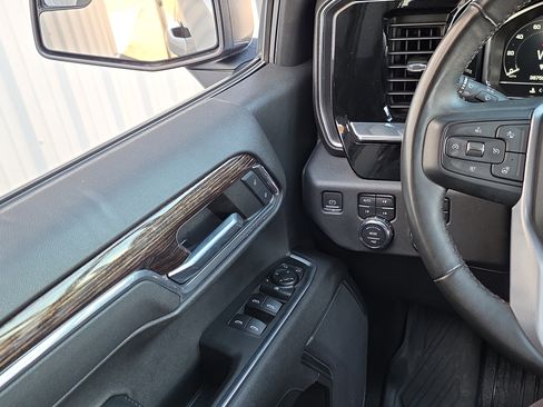 Used 2023 GMC Sierra 1500 Elevation image 25